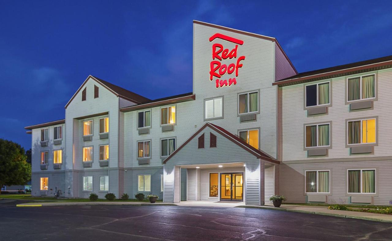 Red Roof 3*